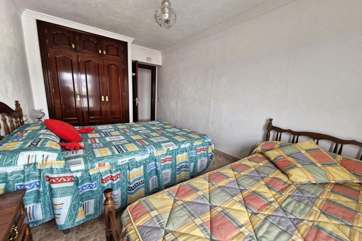 7 soveværelse Byhus til salg i Guaro med garage - € 370.000 (Ref: 8925005)