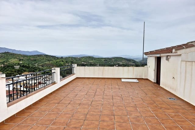 7 chambre Maison de Ville à vendre à Guaro avec garage - 370 000 € (Ref: 8925005)