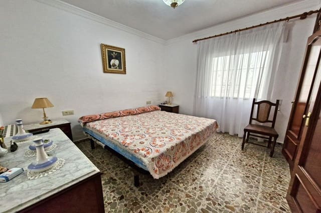 7 chambre Maison de Ville à vendre à Guaro avec garage - 370 000 € (Ref: 8925005)