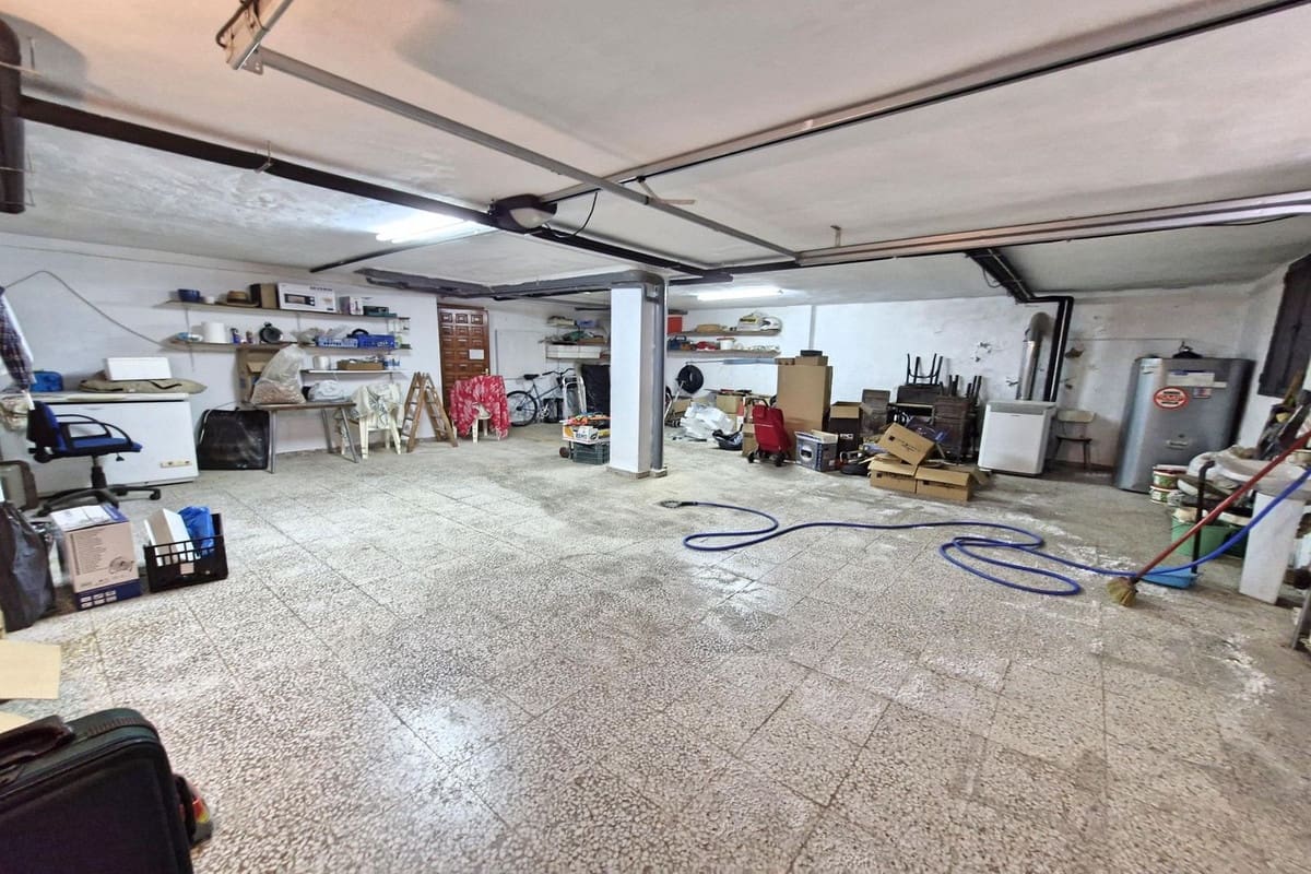 7 chambre Maison de Ville à vendre à Guaro avec garage - 370 000 € (Ref: 8925005)