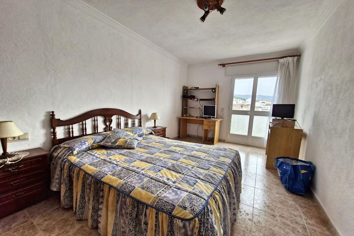 7 chambre Maison de Ville à vendre à Guaro avec garage - 370 000 € (Ref: 8925005)