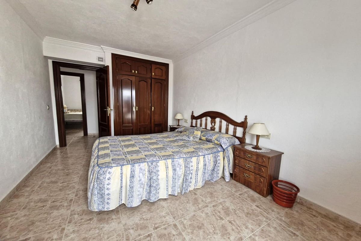 7 chambre Maison de Ville à vendre à Guaro avec garage - 370 000 € (Ref: 8925005)