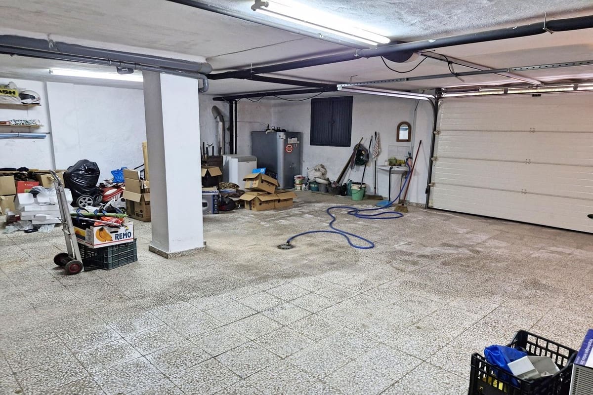 7 chambre Maison de Ville à vendre à Guaro avec garage - 370 000 € (Ref: 8925005)