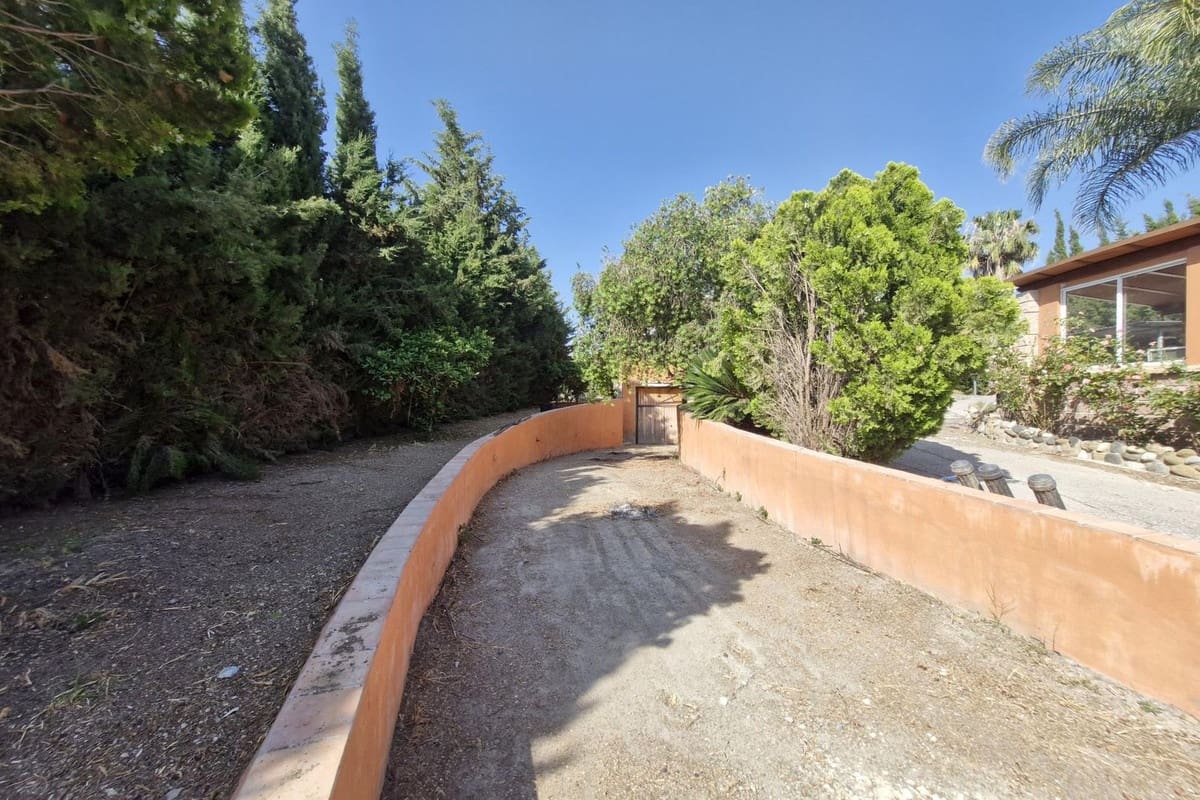 3 bedroom Finca/Country House for sale in Coin with pool garage - € 570,000 (Ref: 9051428)