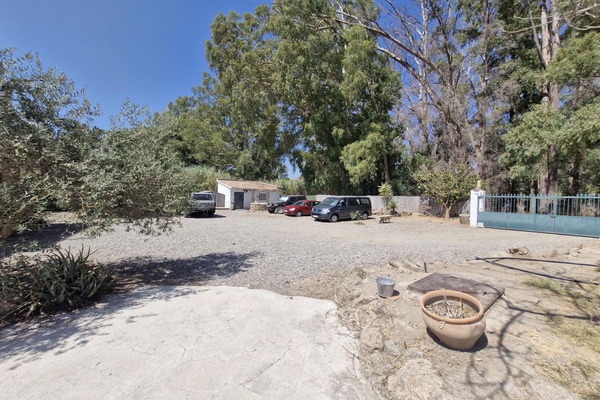 4 soveværelse Finca/Landehus til salg i Coin med garage - € 440.000 (Ref: 9182024)