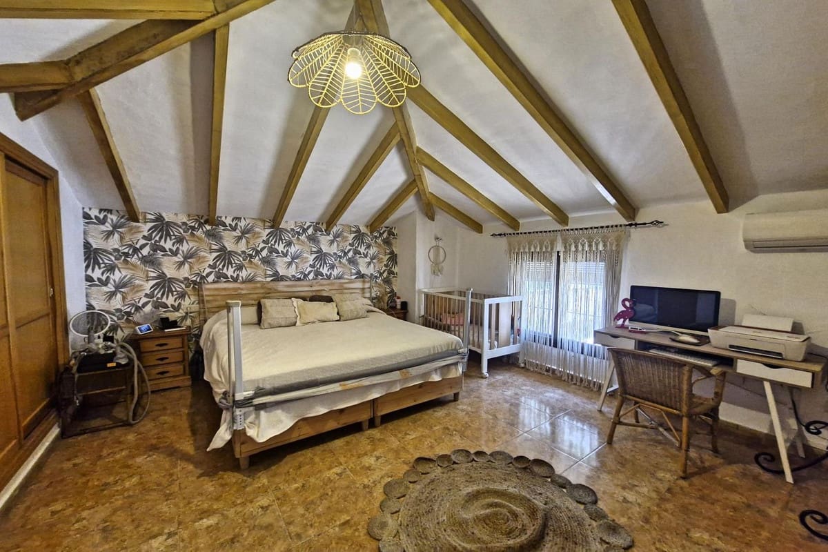 4 camera da letto Finca/Casa di Campagna in vendita in Coin con garage - 440.000 € (Rif: 9182024)