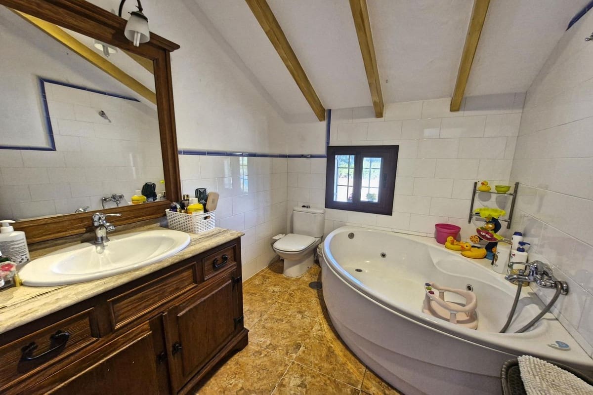 4 camera da letto Finca/Casa di Campagna in vendita in Coin con garage - 440.000 € (Rif: 9182024)