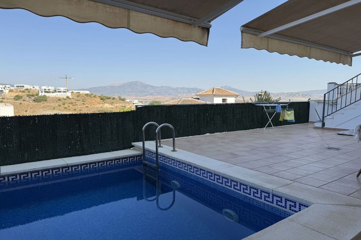 3 bedroom Villa for sale in Coin with pool garage - € 475,000 (Ref: 9450451)