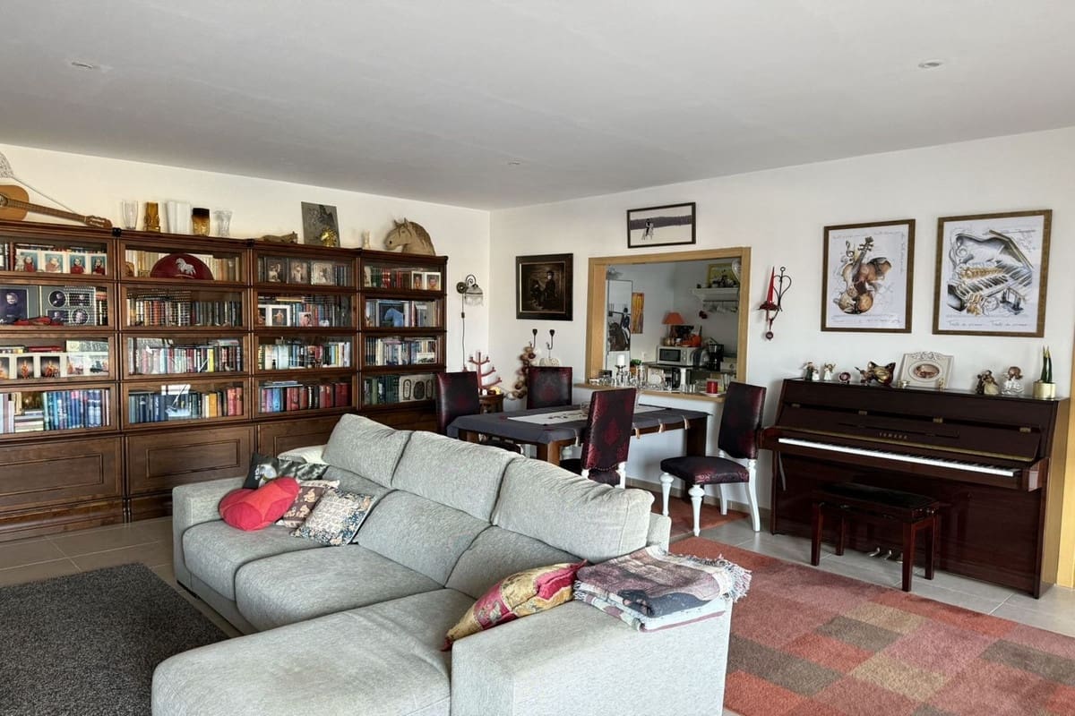 3 bedroom Villa for sale in Coin with pool garage - € 475,000 (Ref: 9450451)