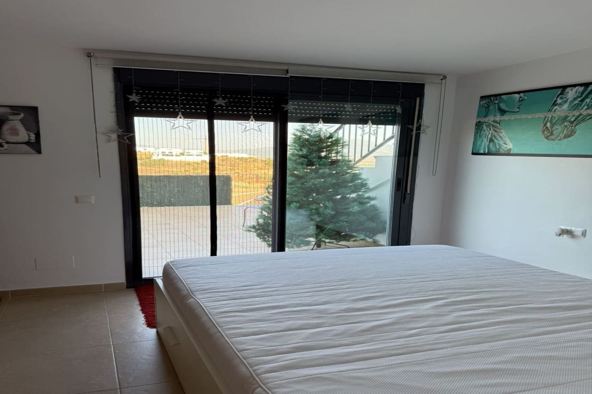 3 bedroom Villa for sale in Coin with pool garage - € 475,000 (Ref: 9450451)