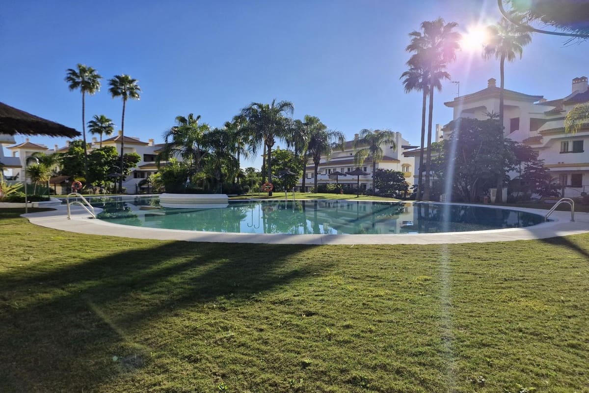 2 slaapkamer Appartement te koop in La Cala de Mijas met zwembad garage - € 275.000 (Ref: 9553091)