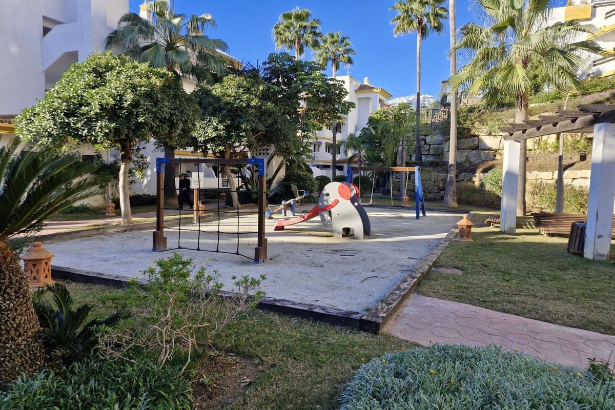 2 slaapkamer Appartement te koop in La Cala de Mijas met zwembad garage - € 275.000 (Ref: 9553091)