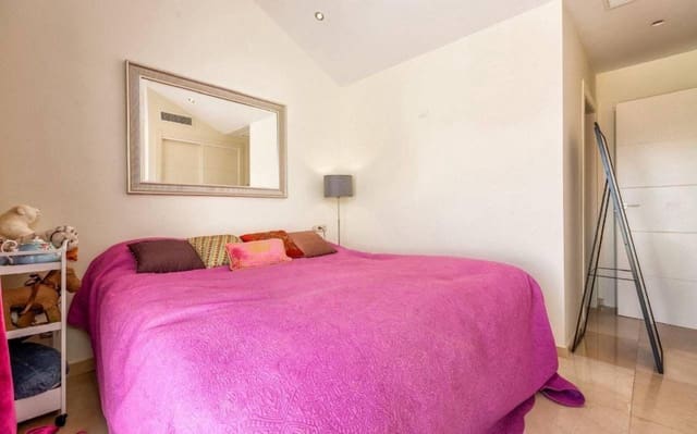 Casa de 3 habitaciones en La Cala de Mijas, Mijas en venta con piscina garaje - 525.000 € (Ref: 9694525)