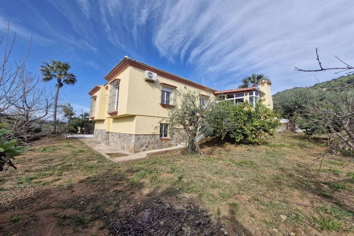 3 chambre Finca/Maison de Campagne à vendre à Coin avec piscine garage - 480 000 € (Ref: 9709210)