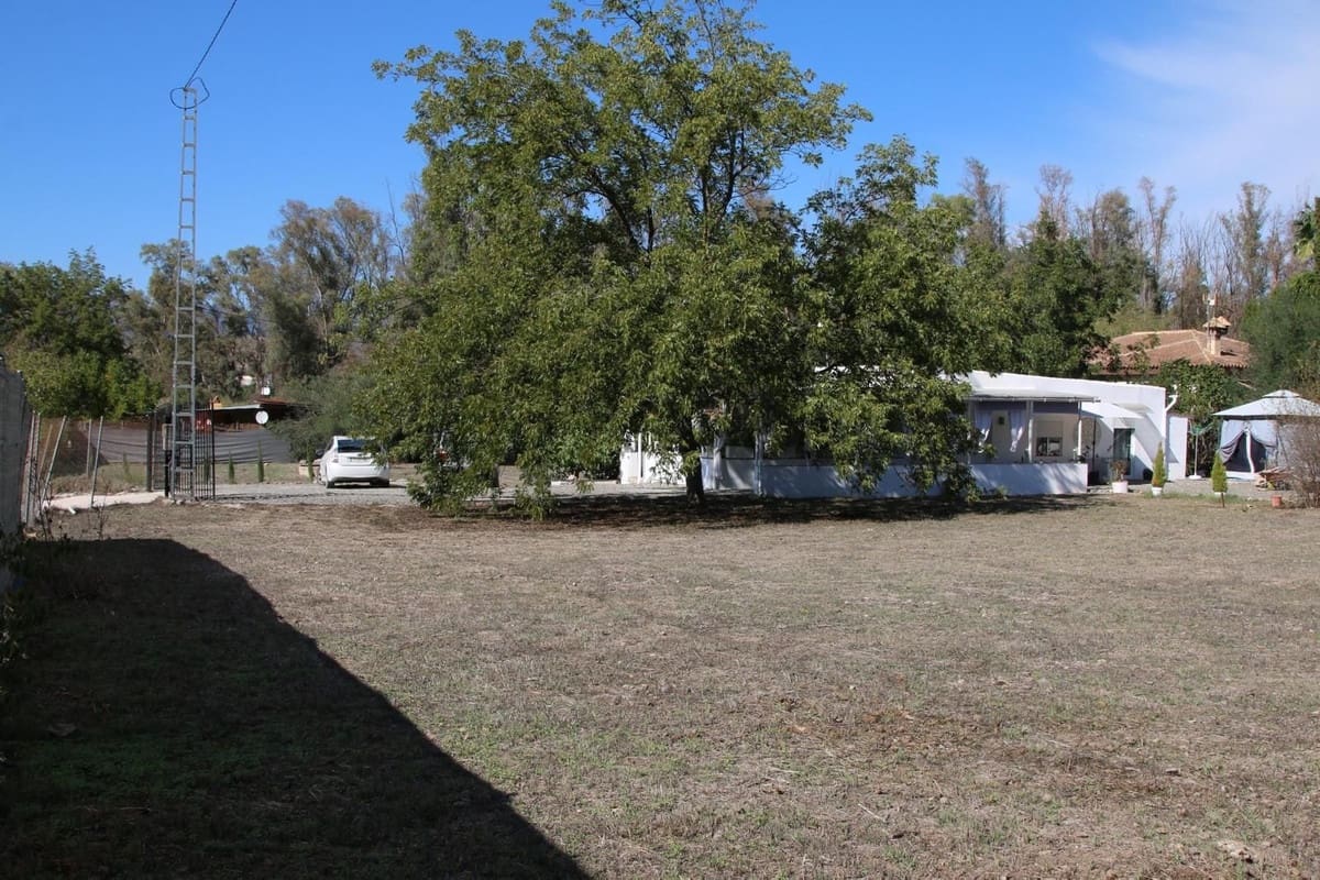 2 bedroom Finca/Country House for sale in Coin with pool garage - € 250,000 (Ref: 9733659)