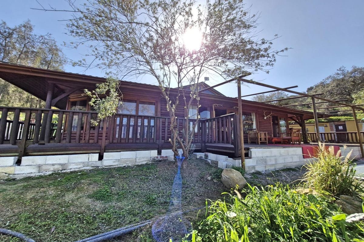 3 bedroom Commercial for sale in Coin with pool garage - € 795,000 (Ref: 9737337)