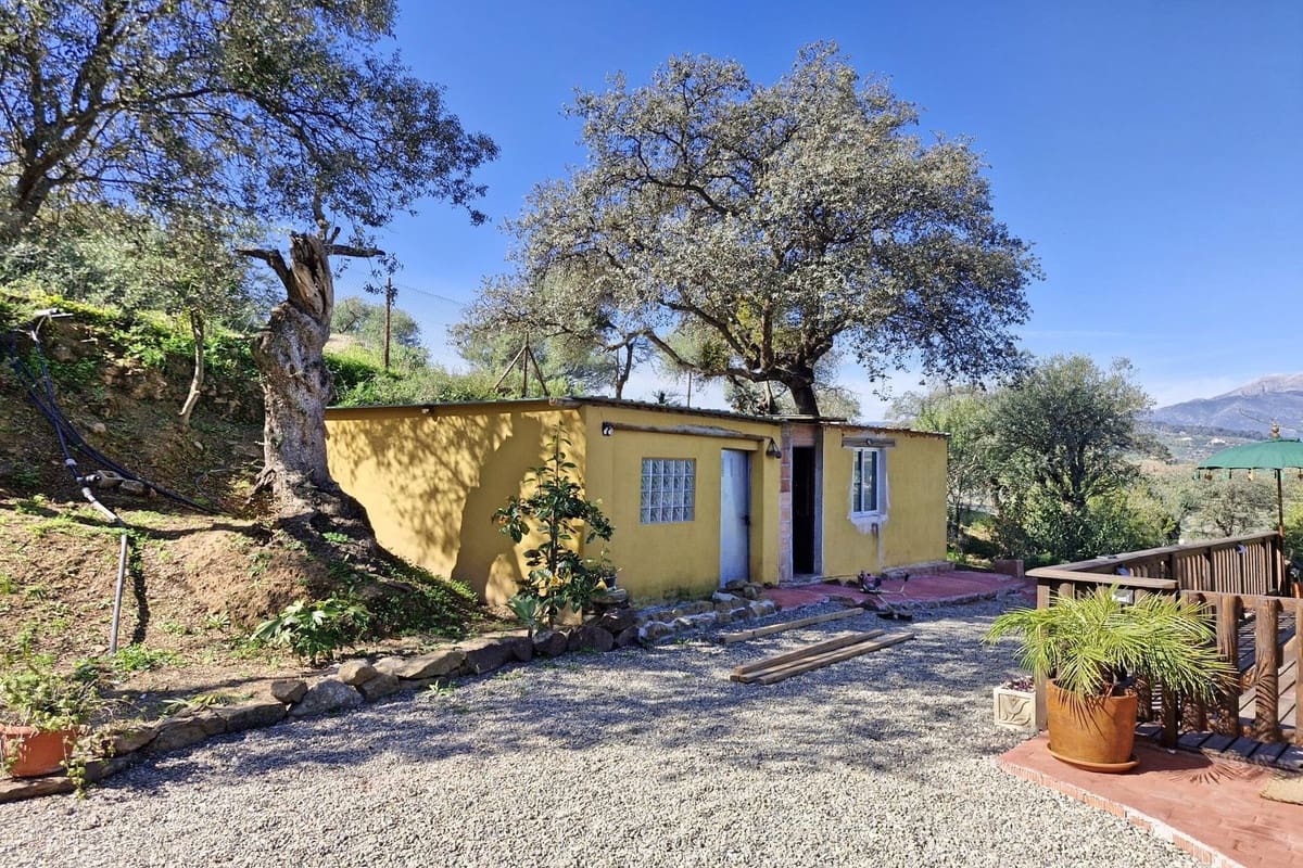 3 bedroom Commercial for sale in Coin with pool garage - € 795,000 (Ref: 9737337)