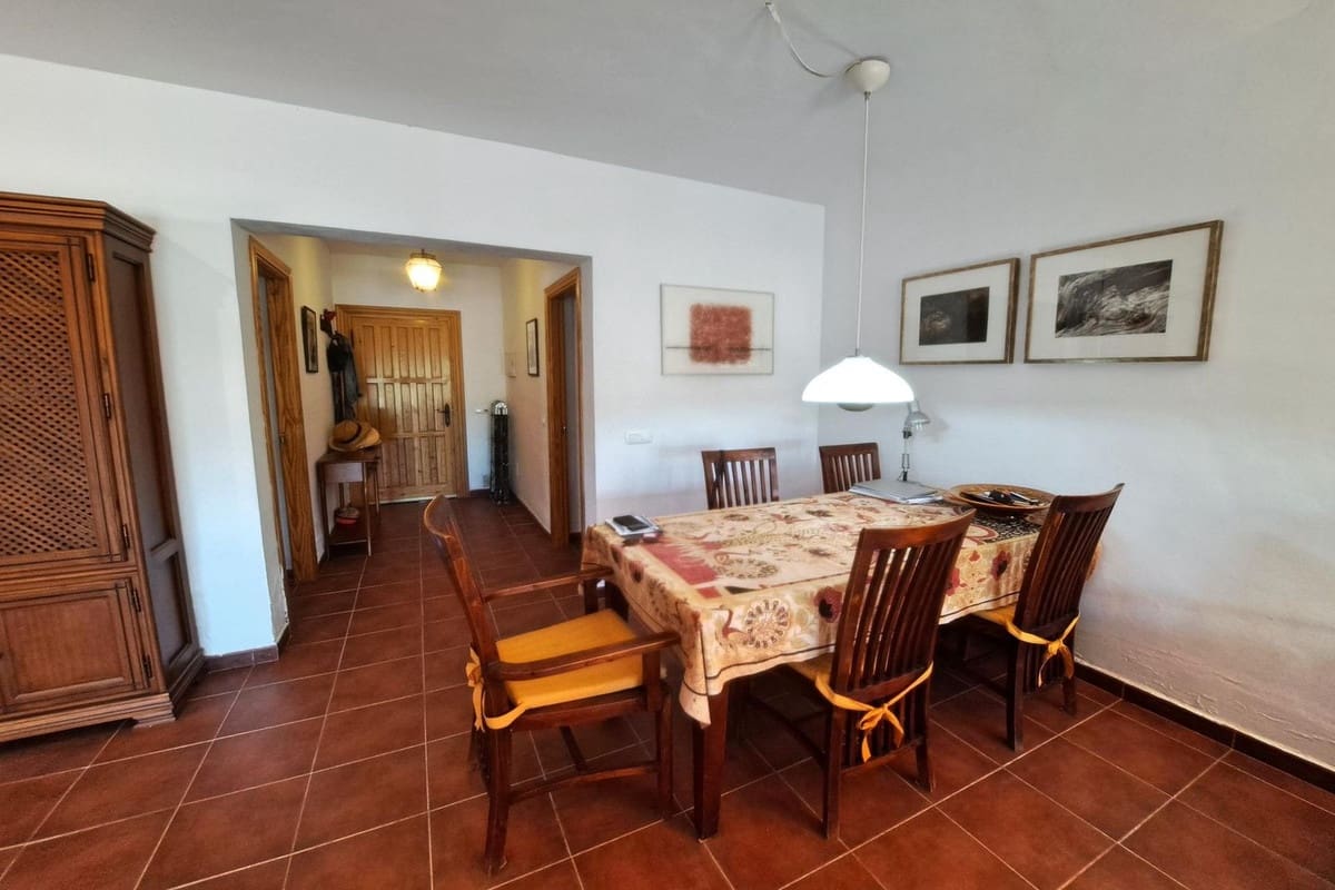 3 soveværelse Finca/Landehus til salg i Tolox med swimmingpool garage - € 349.000 (Ref: 9932227)