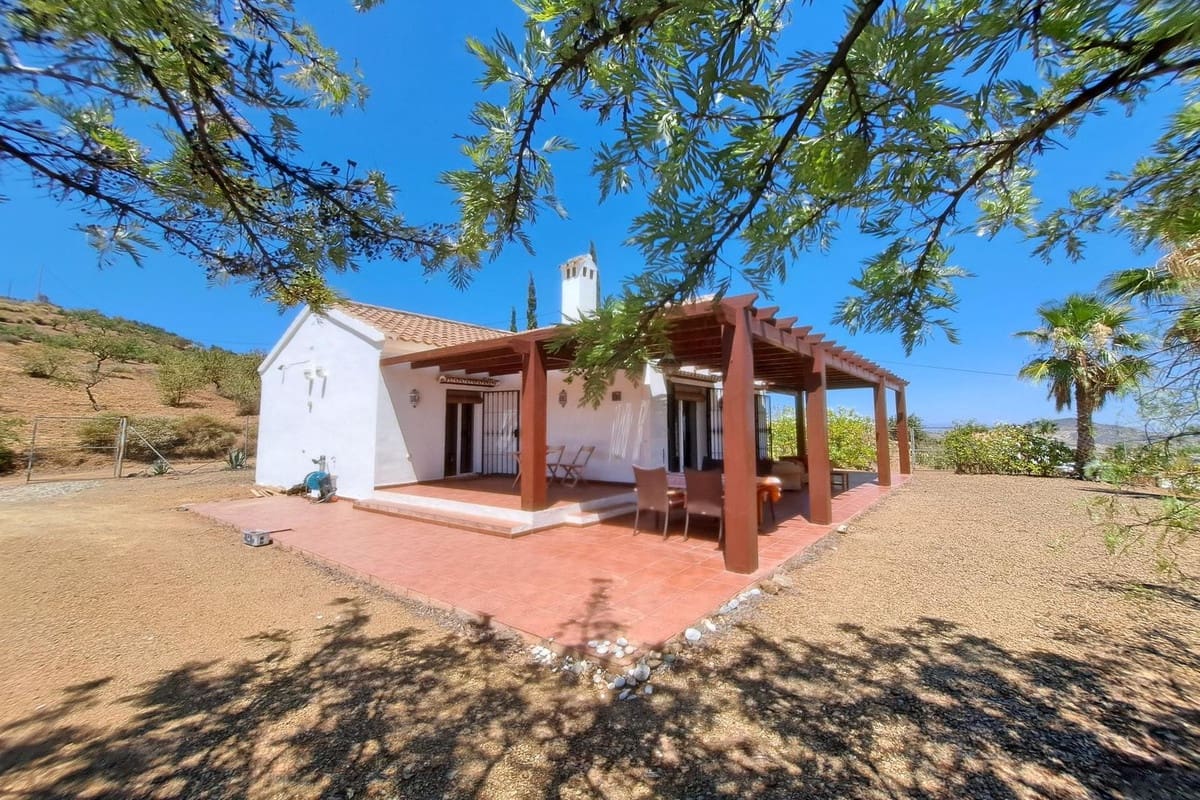 3 soveværelse Finca/Landehus til salg i Tolox med swimmingpool garage - € 349.000 (Ref: 9932227)
