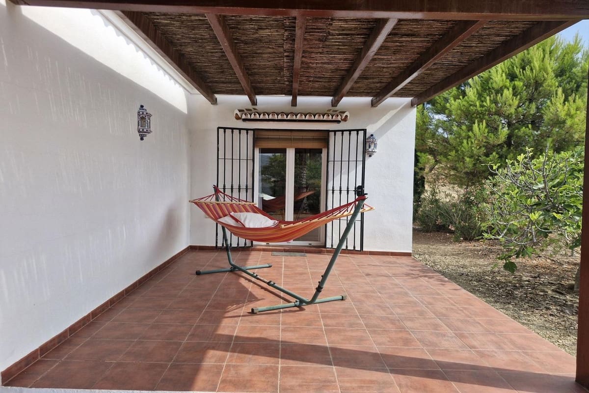 3 soveværelse Finca/Landehus til salg i Tolox med swimmingpool garage - € 349.000 (Ref: 9932227)