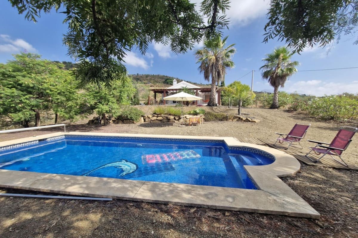 3 soveværelse Finca/Landehus til salg i Tolox med swimmingpool garage - € 349.000 (Ref: 9932227)