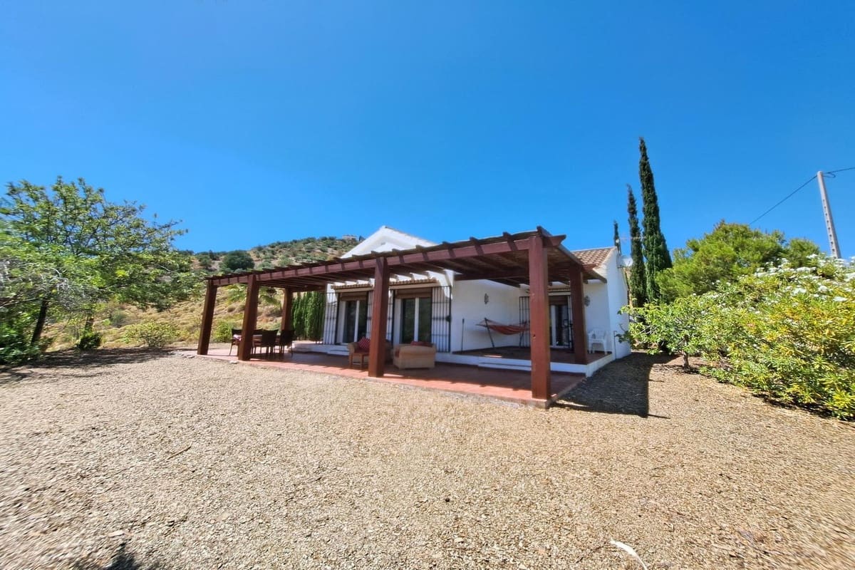 3 soveværelse Finca/Landehus til salg i Tolox med swimmingpool garage - € 349.000 (Ref: 9932227)