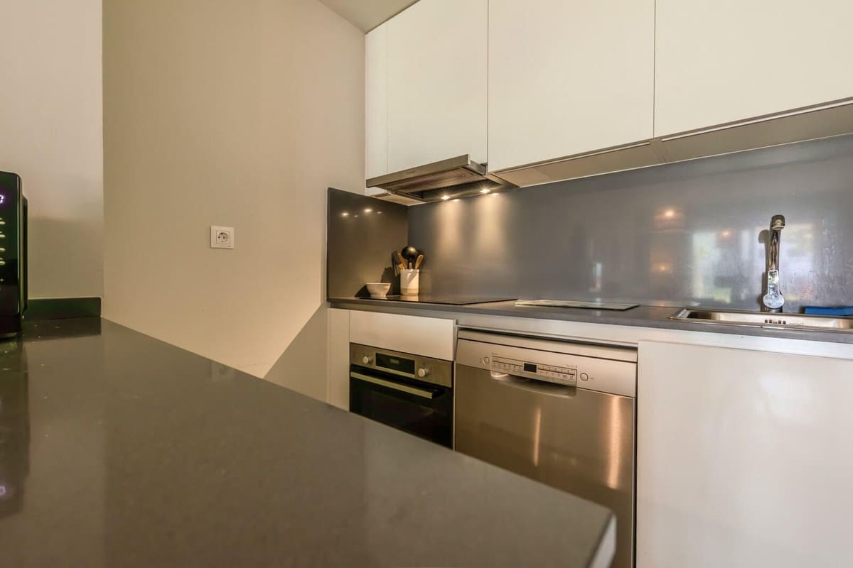 3 bedroom Apartment for sale in Estepona with pool garage - € 525,000 (Ref: 10004826)