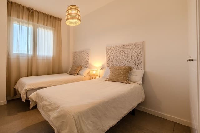 3 bedroom Apartment for sale in Estepona with pool garage - € 525,000 (Ref: 10004826)
