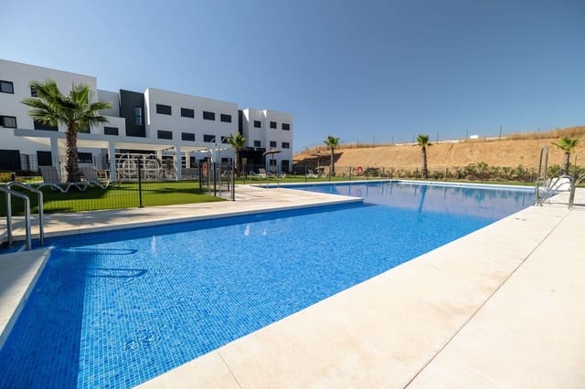 3 bedroom Apartment for sale in Estepona with pool garage - € 525,000 (Ref: 10004826)