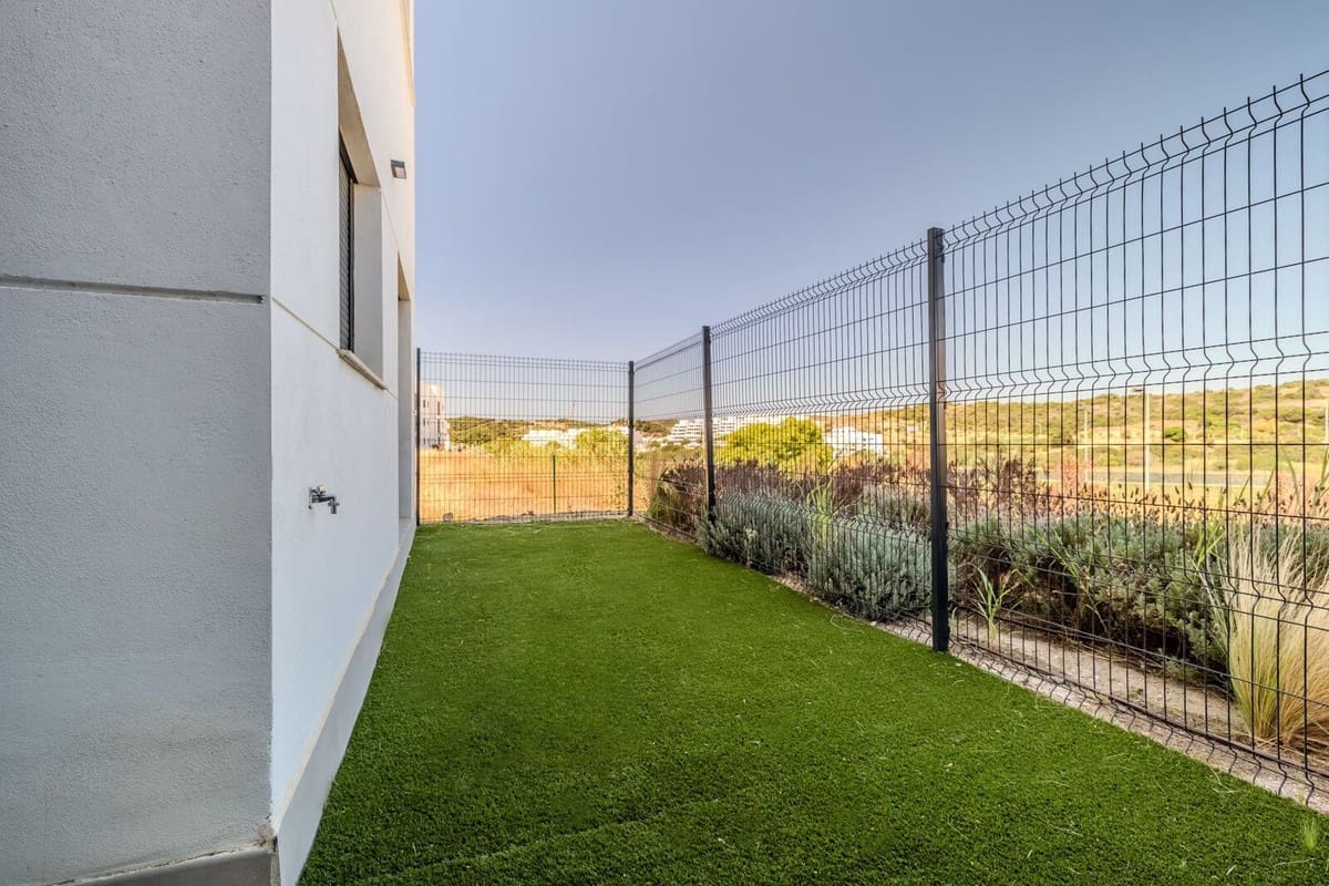 3 bedroom Apartment for sale in Estepona with pool garage - € 525,000 (Ref: 10004826)