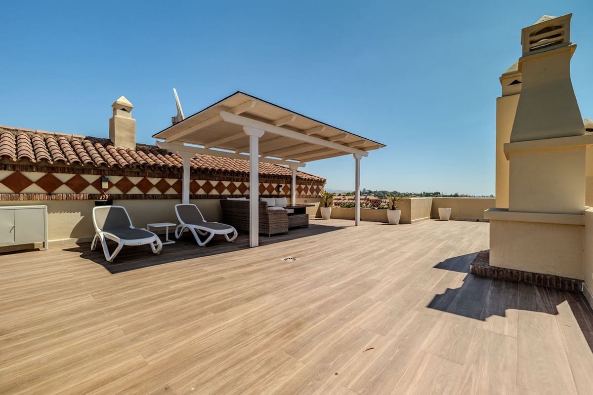2 Zimmer Penthouse zu verkaufen in Benahavis mit Pool Garage - 490.000 € (Ref: 10022993)