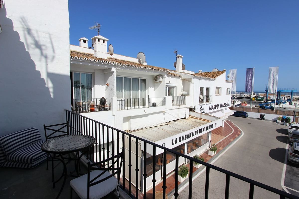 1 slaapkamer Penthouse te koop in Puerto Banus - € 300.000 (Ref: 10033102)