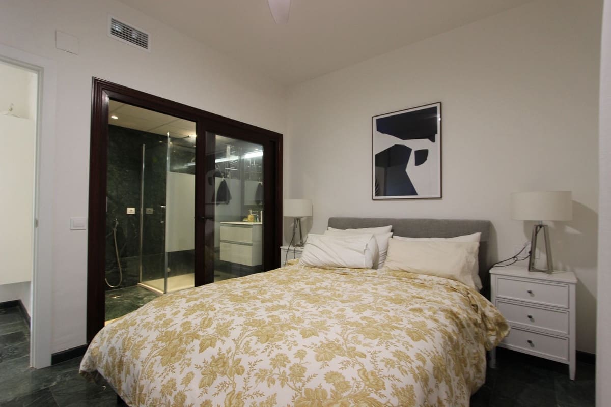 1 slaapkamer Penthouse te koop in Puerto Banus - € 300.000 (Ref: 10033102)