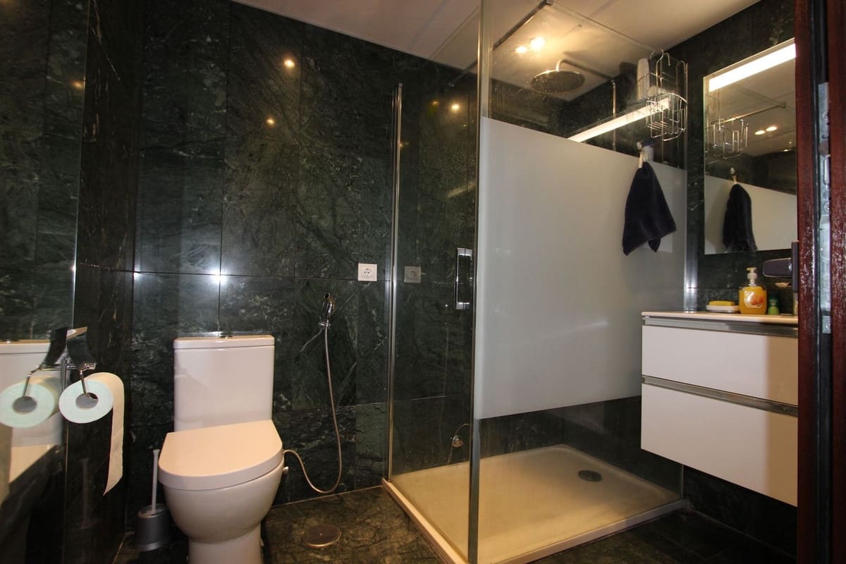 1 slaapkamer Penthouse te koop in Puerto Banus - € 300.000 (Ref: 10033102)