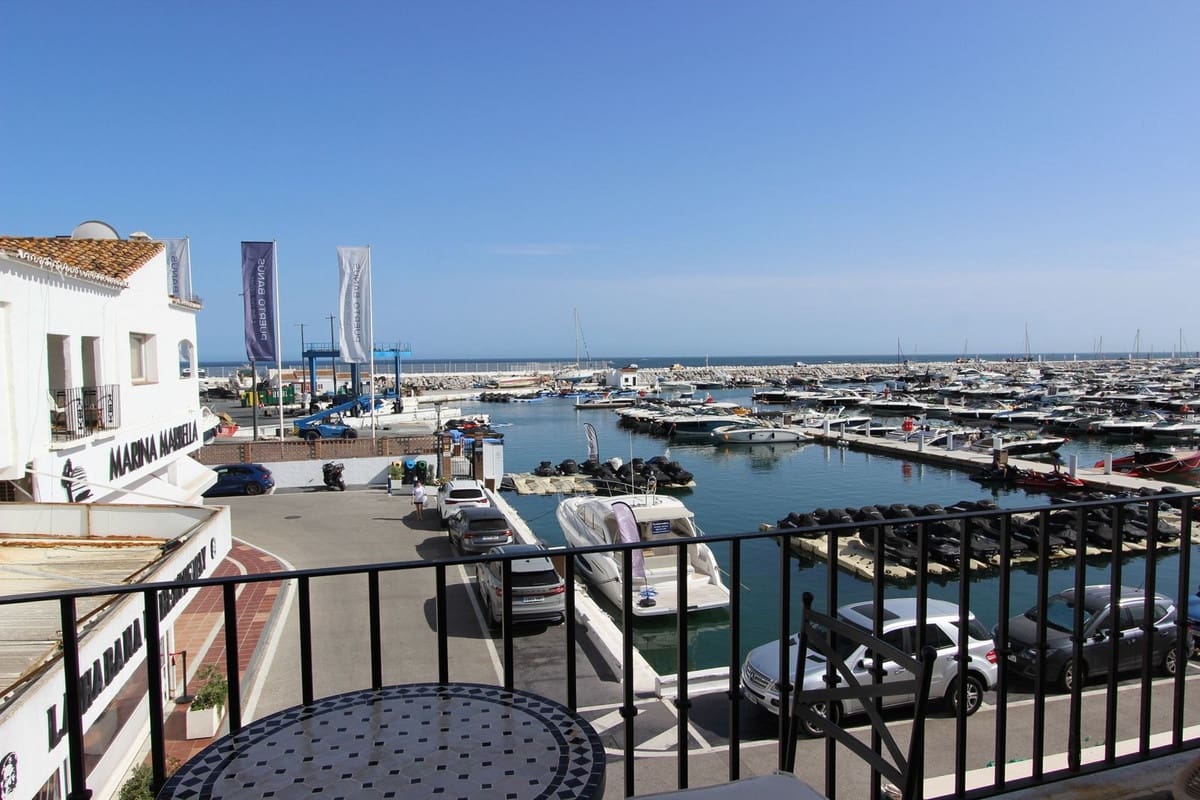 1 slaapkamer Penthouse te koop in Puerto Banus - € 300.000 (Ref: 10033102)