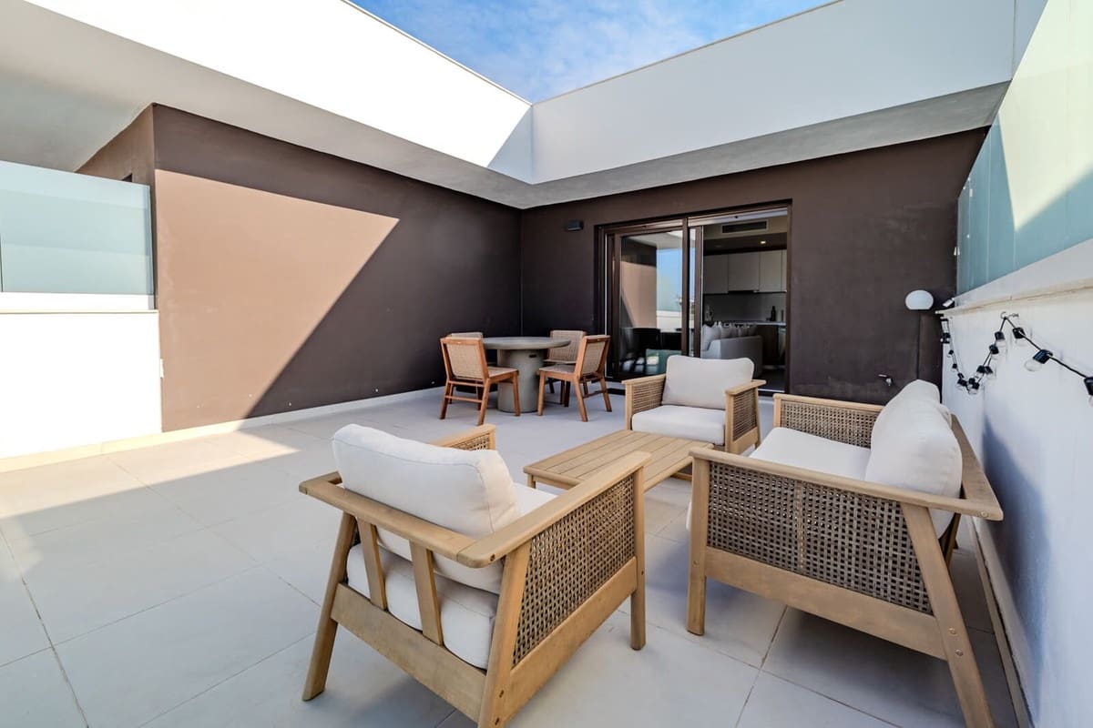 2 bedroom Penthouse for sale in Estepona with pool garage - € 460,000 (Ref: 10165710)