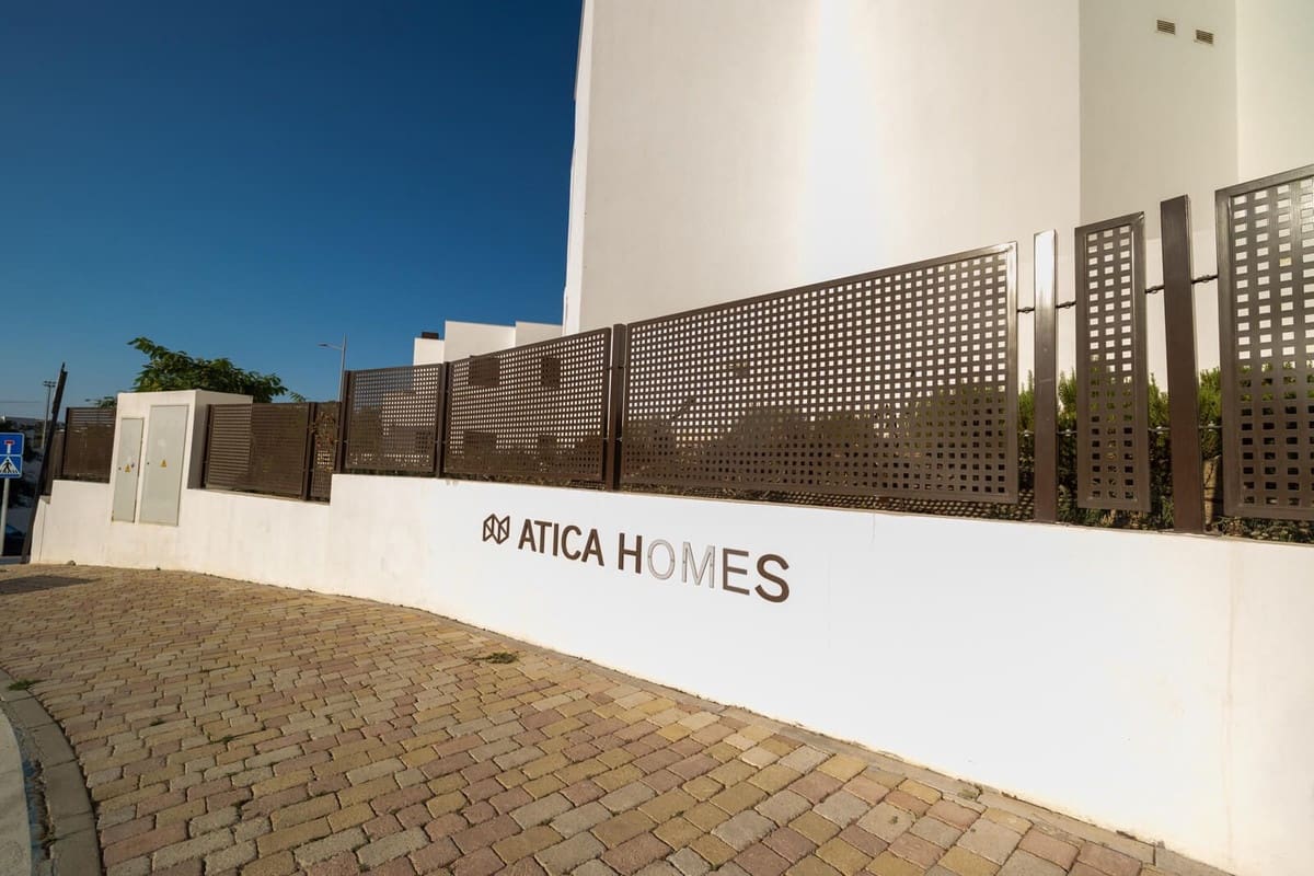 2 bedroom Penthouse for sale in Estepona with pool garage - € 460,000 (Ref: 10165710)