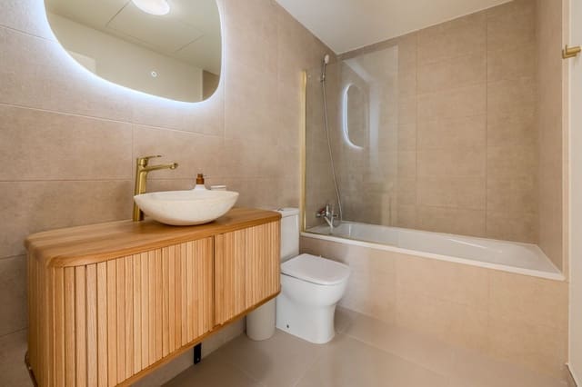 2 sypialnia Penthouse na sprzedaż w Estepona z basenem garażem - 460 000 € (Ref: 10165710)