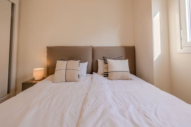 2 sypialnia Penthouse na sprzedaż w Estepona z basenem garażem - 460 000 € (Ref: 10165710)