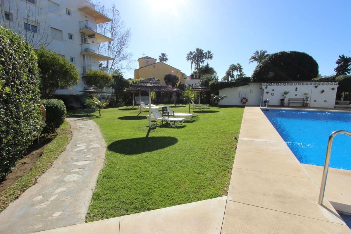 1 soverom Leilighet til salgs i Puerto Banus med svømmebasseng garasje - € 300 000 (Ref: 10169050)