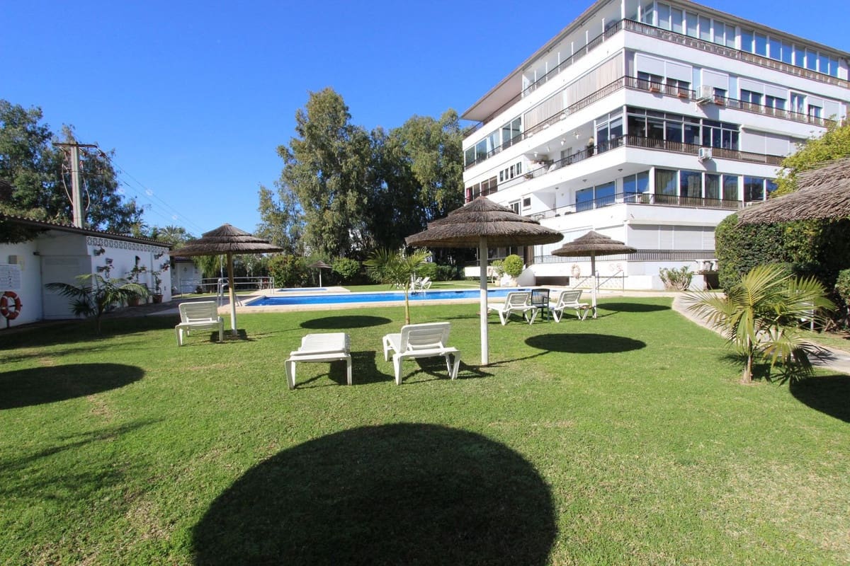 1 soverom Leilighet til salgs i Puerto Banus med svømmebasseng garasje - € 300 000 (Ref: 10169050)