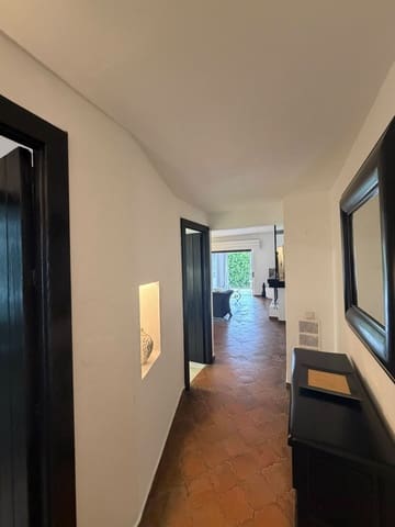 1 soveværelse Lejlighed til salg i Puerto Banus, Marbella - € 656.000 (Ref: 10175957)