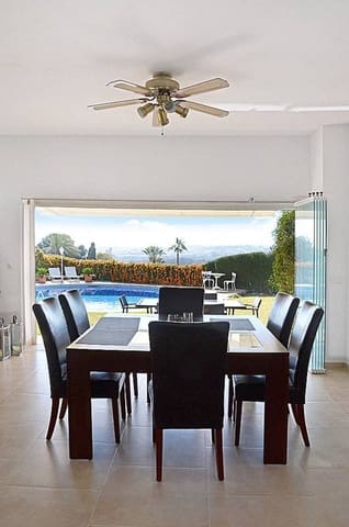 3 Zimmer Apartment zu verkaufen in Nueva Andalucia, Marbella mit Pool Garage - 695.000 € (Ref: 2508207)