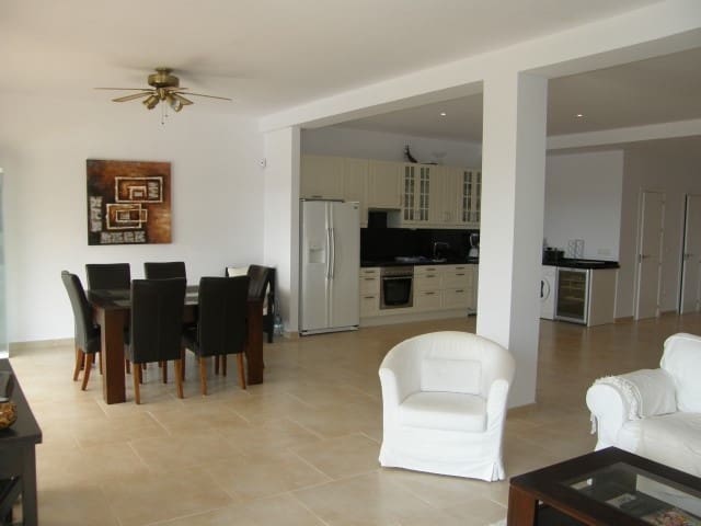 3 Zimmer Apartment zu verkaufen in Nueva Andalucia, Marbella mit Pool Garage - 695.000 € (Ref: 2508207)