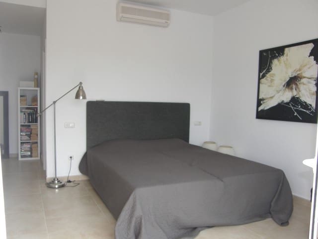 3 bedroom Apartment for sale in Nueva Andalucia with pool garage - € 695,000 (Ref: 2508207)