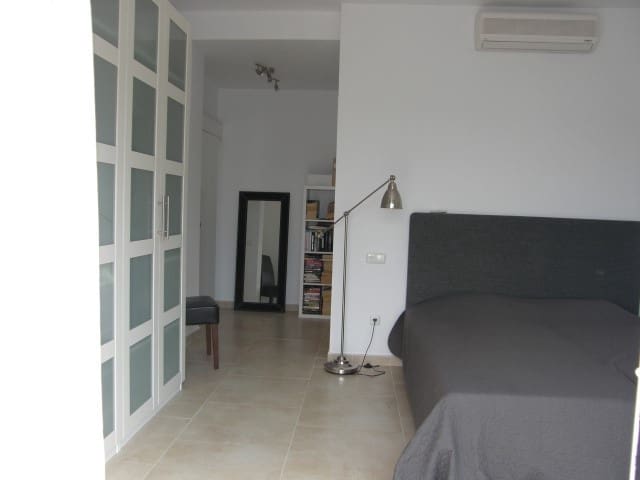 3 bedroom Apartment for sale in Nueva Andalucia with pool garage - € 695,000 (Ref: 2508207)