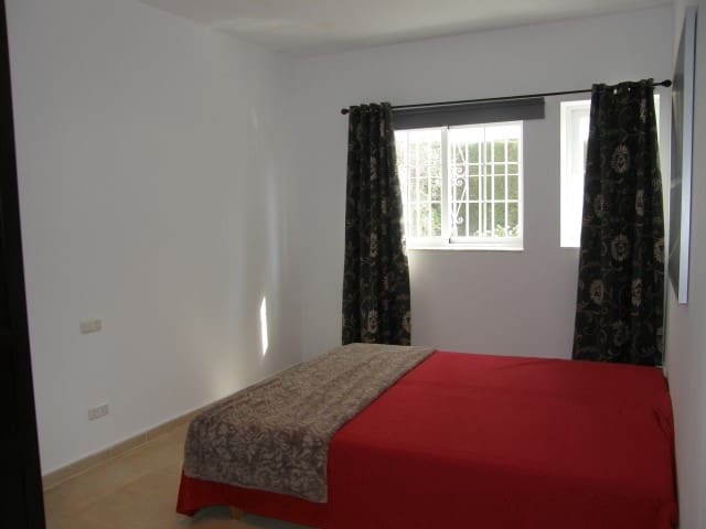 3 bedroom Apartment for sale in Nueva Andalucia with pool garage - € 695,000 (Ref: 2508207)