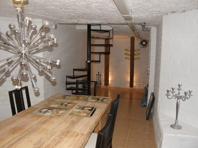 3 bedroom Apartment for sale in Nueva Andalucia with pool garage - € 695,000 (Ref: 2508207)