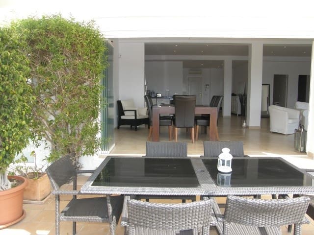 3 sypialnia Apartament na sprzedaż w Nueva Andalucia, Marbella z basenem garażem - 695 000 € (Ref: 2508207)