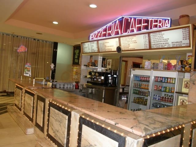 Entreprise à vendre à Puerto Banus - 380 000 € (Ref: 2560883)